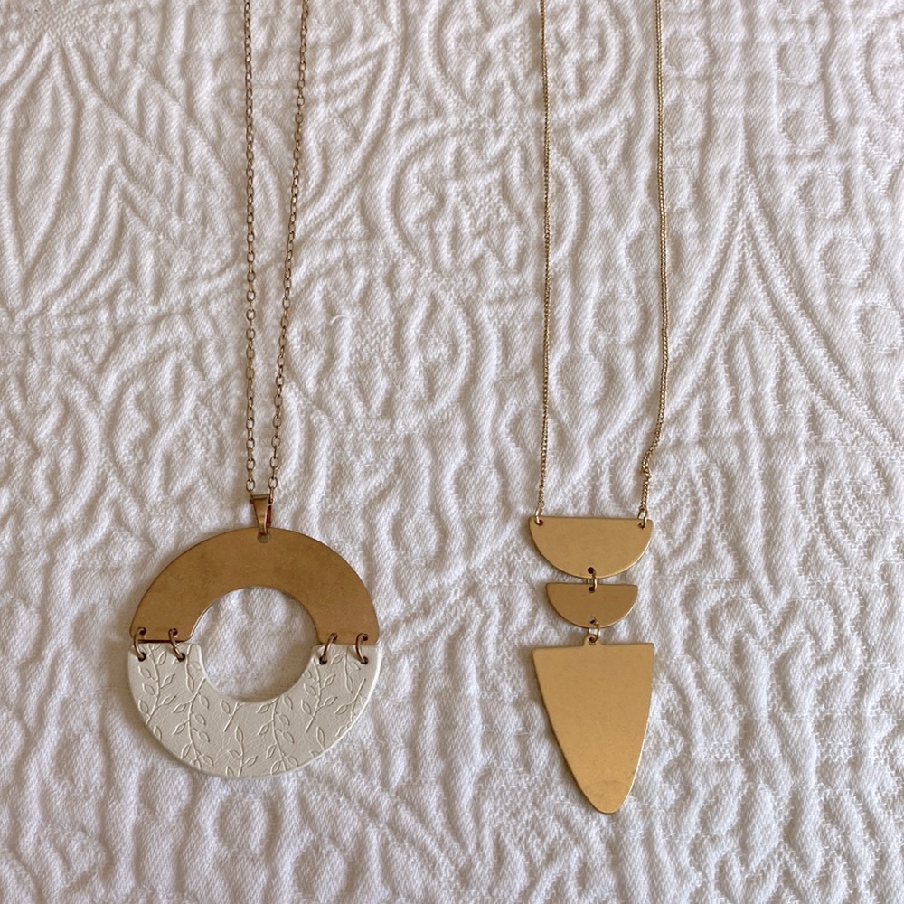 Universal Thread Necklaces